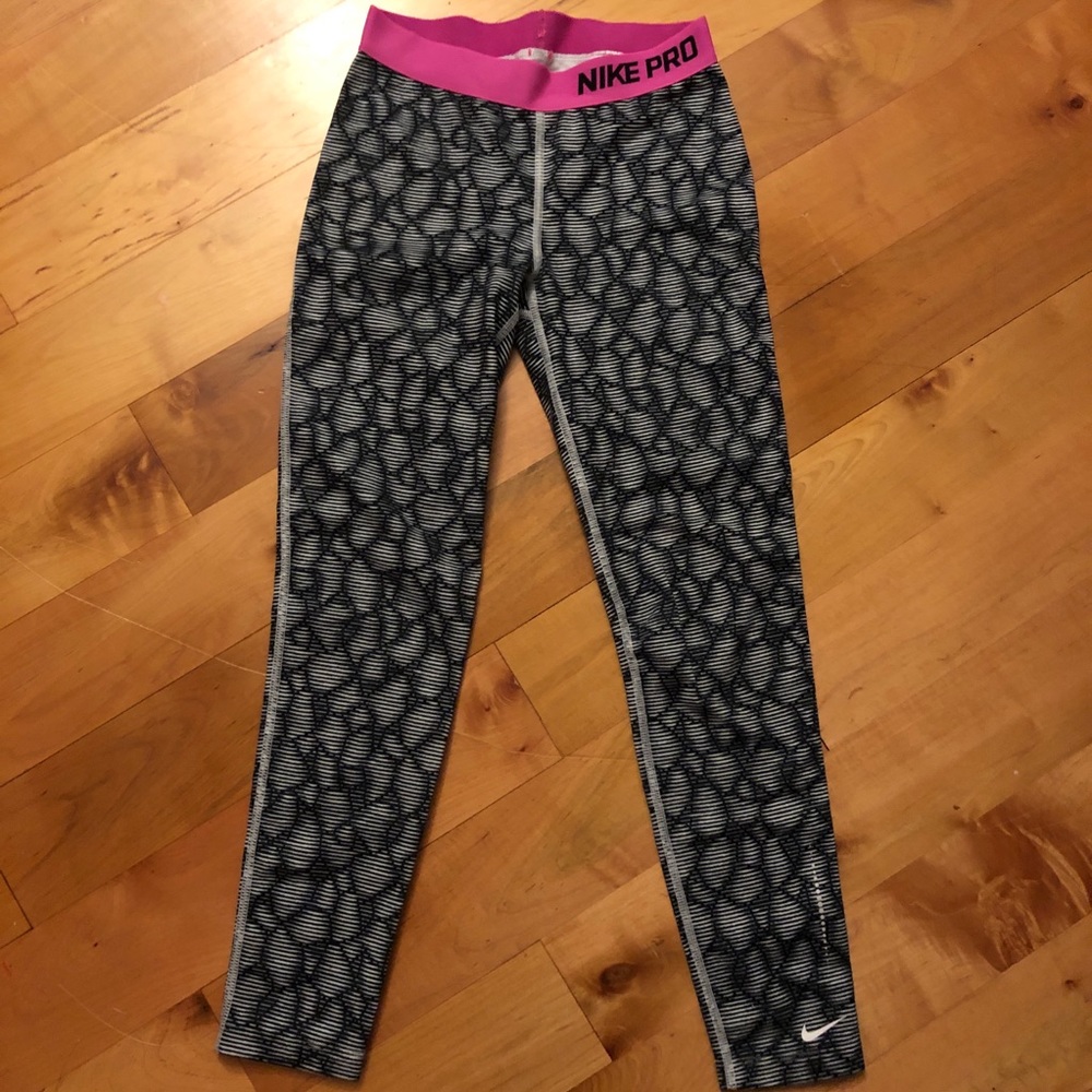 nike pro workout leggings